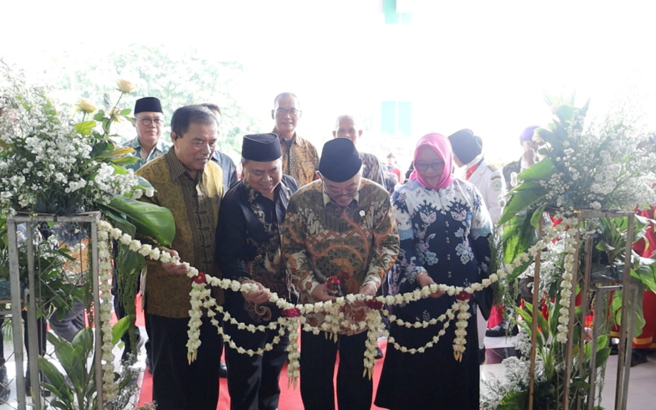 Read more about the article Dukung Pendidikan Modern Berbasis Teknologi, UNIMUS Resmikan Gedung Kuliah Bersama III