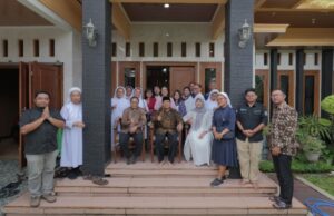 Read more about the article Di Balik Hangatnya Idul Fitri, Kediaman Rektor UNIMUS Jadi Titik Temu Tokoh Lintas Agama