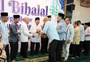 Read more about the article UNIMUS Gelar Halal Bihalal, Perkuat Silaturahmi dan Semangat Pelayanan di Awal Kerja