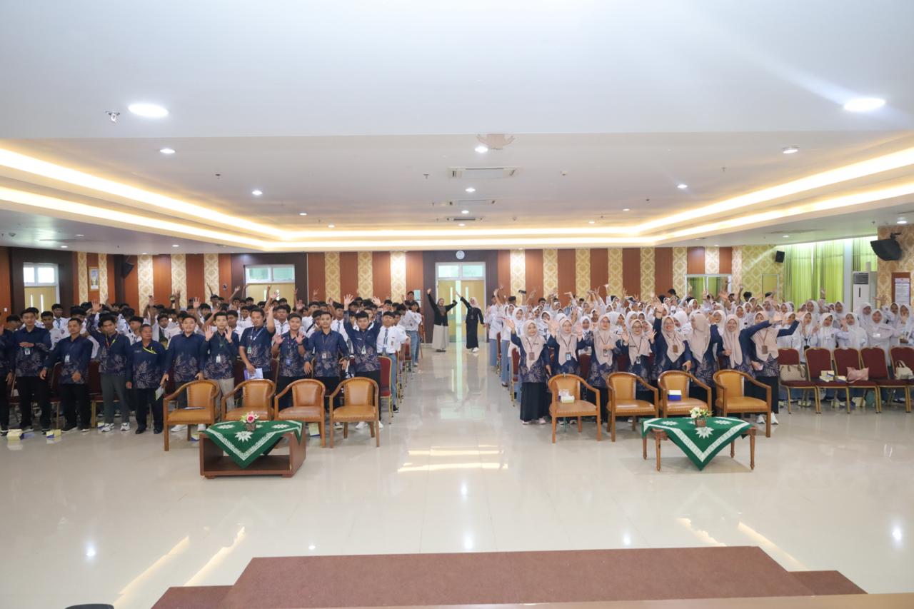 Read more about the article SMK Muhammadiyah Cimanggu Cilacap Kunjungi Unimus: Buka Wawasan, Siapkan Masa Depan Global