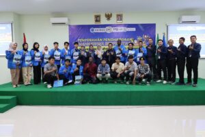 Read more about the article Apresiasi untuk Prestasi, Makna untuk Masa Depan, Unimus Serahkan Penghargaan Mahasiswa Berprestasi