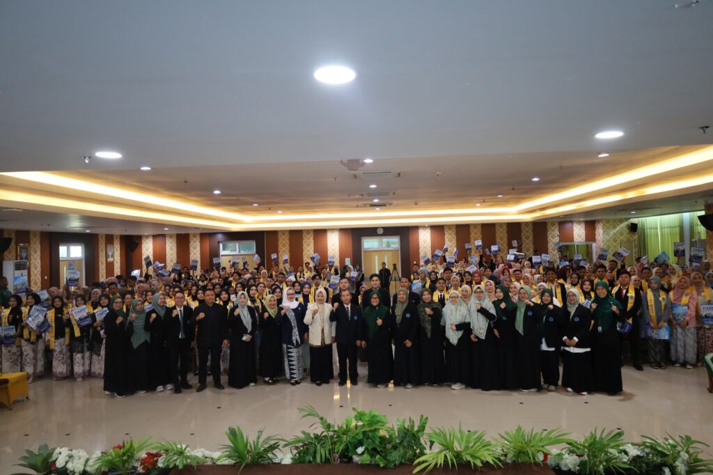 Mengawali Pengabdian dengan Sumpah Profesi, FIKKES Unimus Cetak SDM Kesehatan Unggul