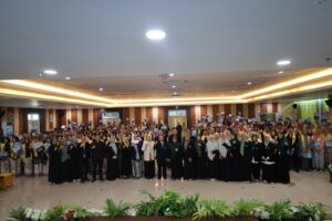 Read more about the article Mengawali Pengabdian dengan Sumpah Profesi, FIKKES Unimus Cetak SDM Kesehatan Unggul