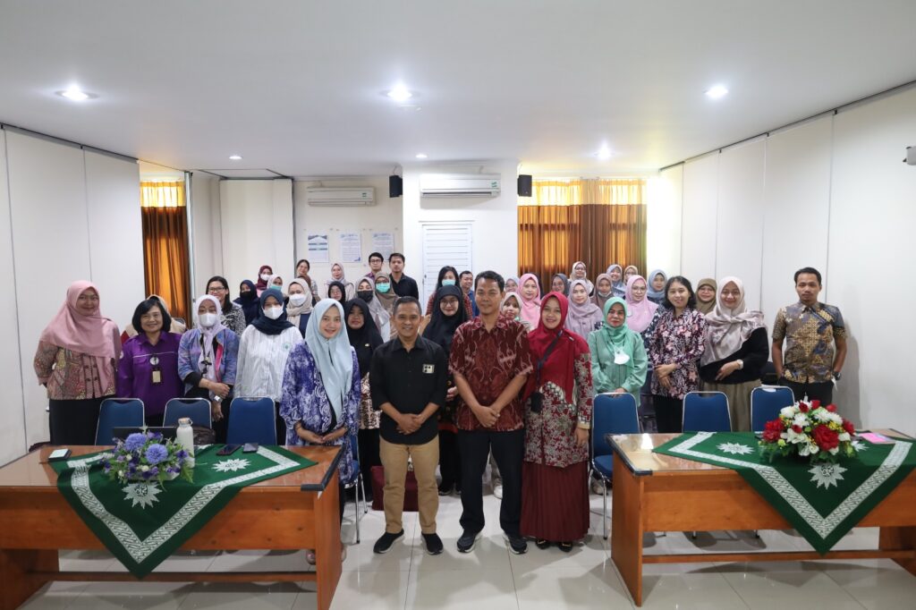 Tingkatkan Akurasi Diagnostik Kecacingan, Unimus Bekali ATLM Puskesmas dengan Metode Kato-Katz
