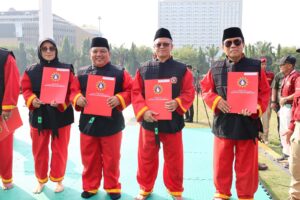 Read more about the article Tiga Tokoh UNIMUS Raih Gelar Pendekar Kehormatan Tapak Suci di Muktamar XVI