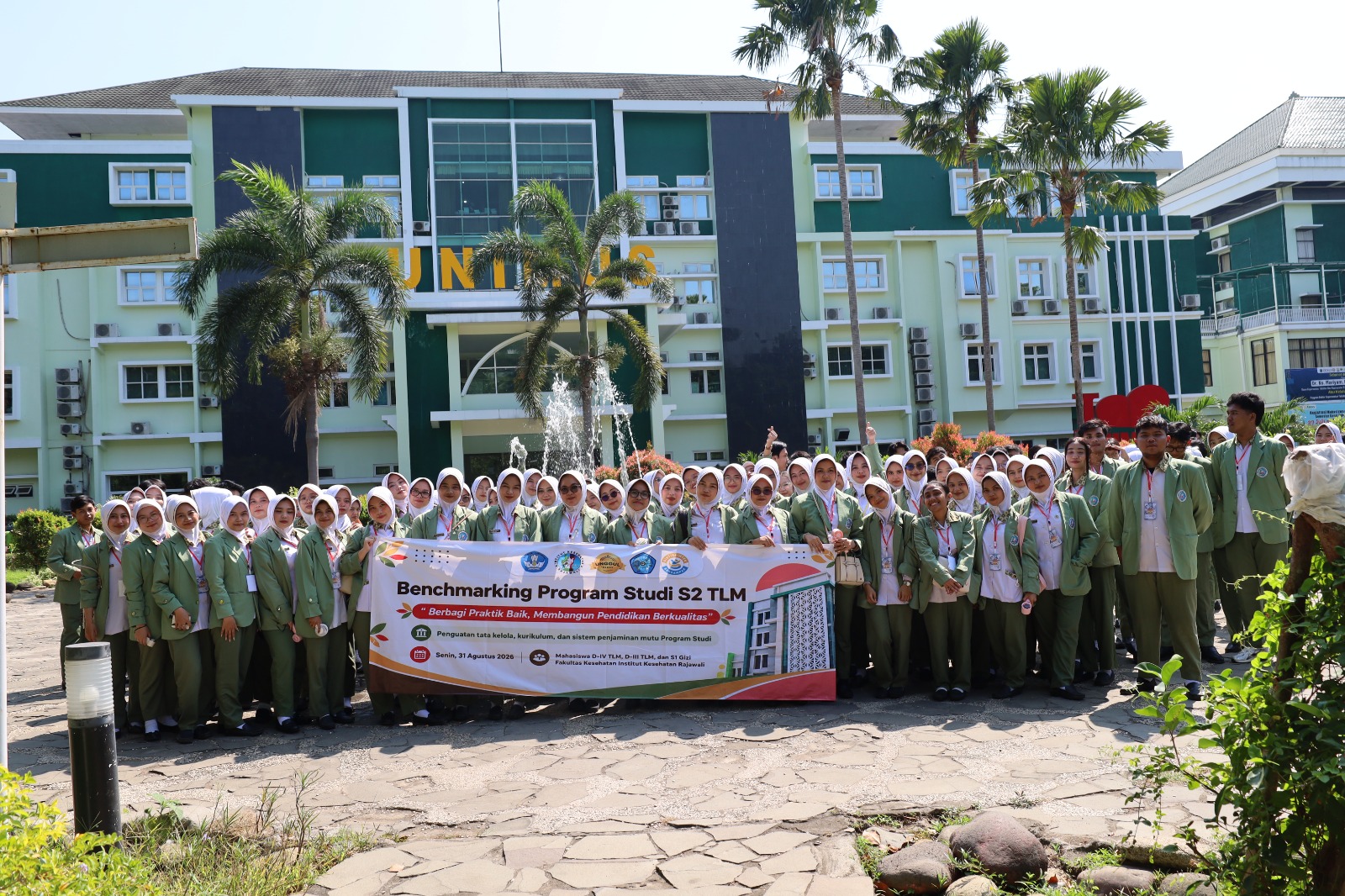 Read more about the article 163 Mahasiswa IKES Rajawali Bandung Kunjungi UNIMUS, Belajar Pengelolaan Pendidikan TLM dan Gizi