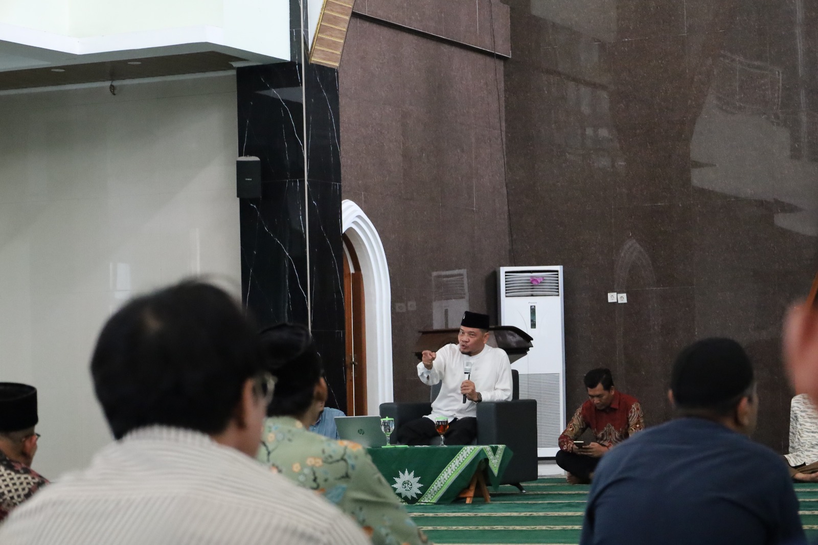 Read more about the article Jangan Sampai Jempol Lebih Cepat dari Akal, Maulid Nabi di UNIMUS Soroti Literasi Digital