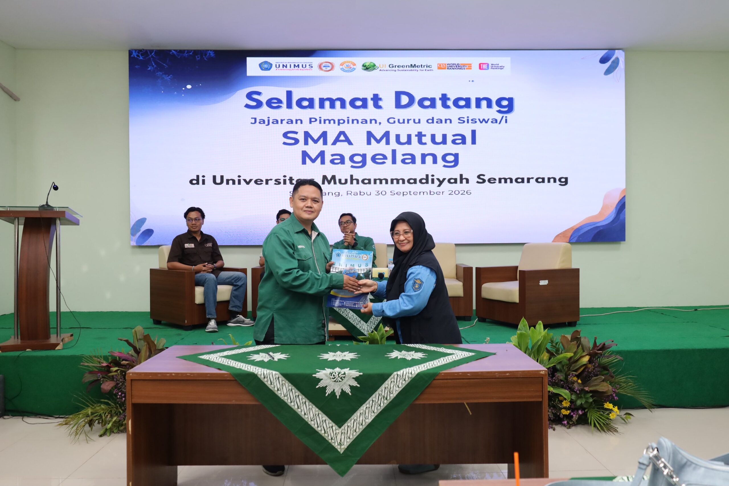 Read more about the article Ketahanan Pangan Jadi Bekal Generasi Muda, SMA Mutual Magelang Kunjungi UNIMUS